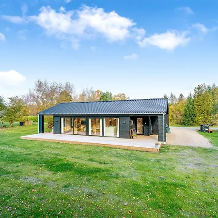 Aruna - 1km From The Sea By Interhome *