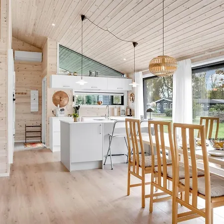 Vakantiehuis Aruna - 550m From The Sea By Interhome