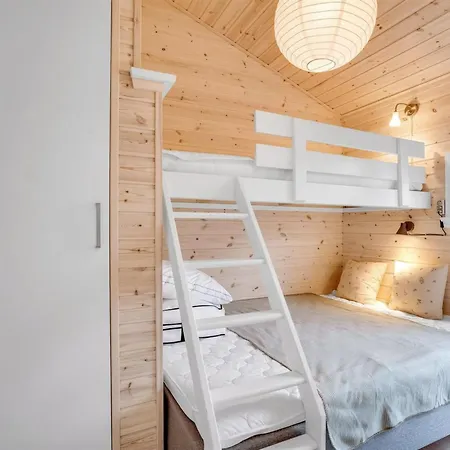 Aruna - 550m From The Sea By Interhome