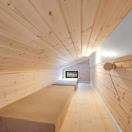 Aruna - 550m From The Sea By Interhome
